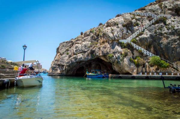 Getaway Suites Apartment Xlendi Bagian luar foto