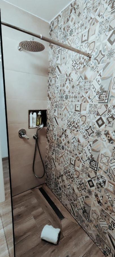 Getaway Suites Apartment Xlendi Bagian luar foto